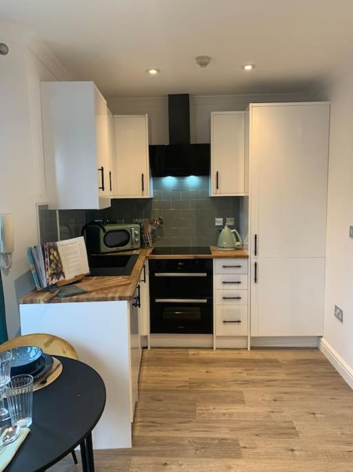 Alto - Lovely 2 Bedroom Serviced Apartment Bristol By Mint Stays Exterior photo
