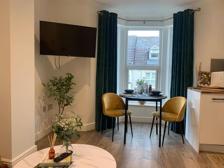 Alto - Lovely 2 Bedroom Serviced Apartment Bristol By Mint Stays Exterior photo
